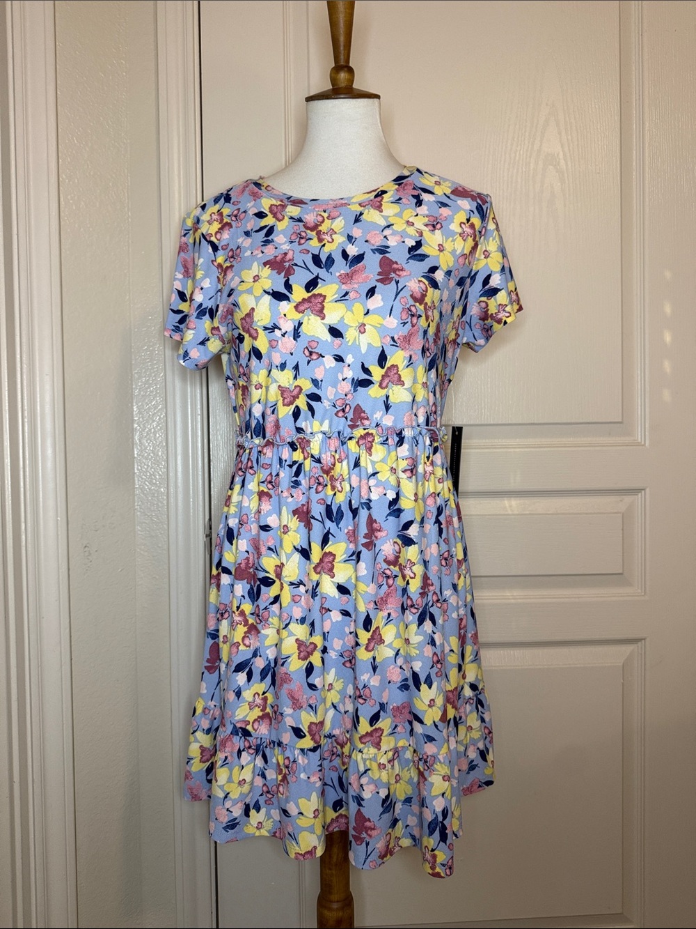 As U Wish Floral Short Sleeve Tiered Babydoll Style Dress NWT Sz Juniors Large